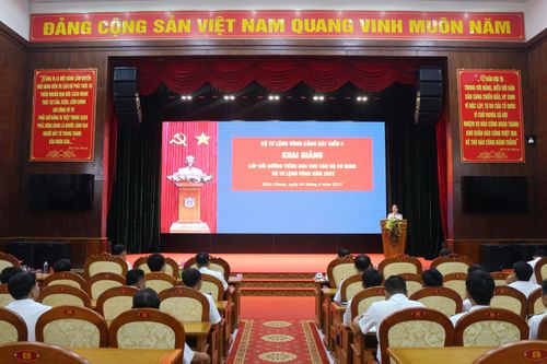 Khai giảng lớp bồi dưỡng tiếng Anh cho các chiến sĩ Cảnh sát biển
