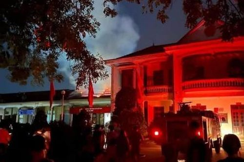 Nghệ An: Bộ phận một cửa UBND xã cháy, nhiều tài liệu bị thiêu rụi