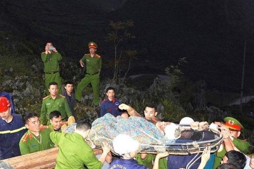 Sức khỏe nam thanh niên bị ô tô húc rơi xuống hang sâu 56m giờ ra sao?