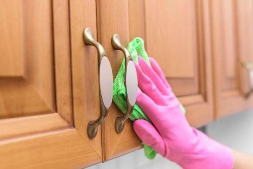 6 sai lầm khi vệ sinh tủ bếp khiến chúng nhanh chóng xuống cấp
