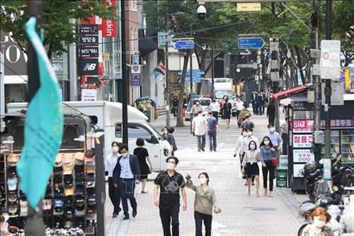 80% các cặp cha mẹ trẻ ở Hàn Quốc đối mặt với gánh nặng nuôi dạy con cái