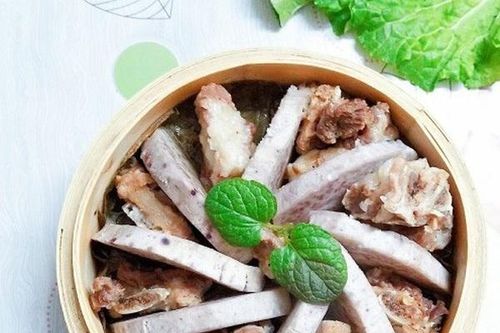 Bữa tối ngon miệng với món sườn hấp khoai môn dễ làm