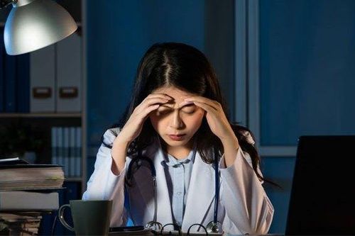 Bác sĩ chỉ ra 3 cách khắc phục thâm mắt do mất ngủ