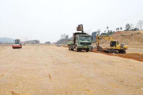 Tập trung đầu tư các dự án giao thông