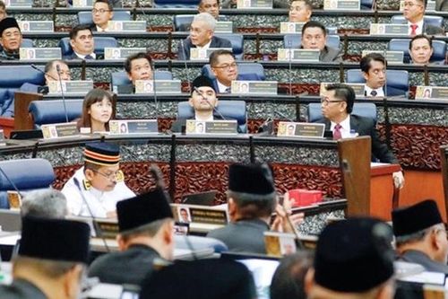 Hạ viện Malaysia thông qua luật bỏ án tử hình bắt buộc