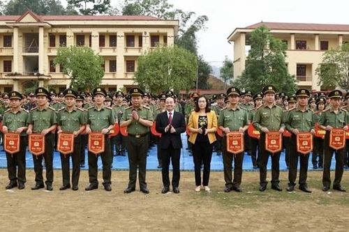 Hơn 700 CBCS Công an tỉnh Bắc Kạn so tài điều lệnh, quân sự, võ thuật và thể thao ứng dụng