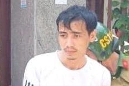 Gã đàn ông vào cửa hàng đâm tử vong vợ đã ly hôn