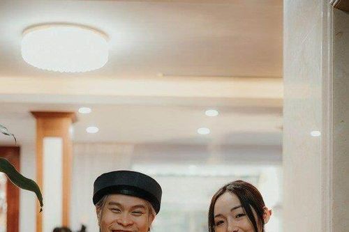 Quán quân Rap Việt Seachains hạnh phúc công bố loạt ảnh ăn hỏi