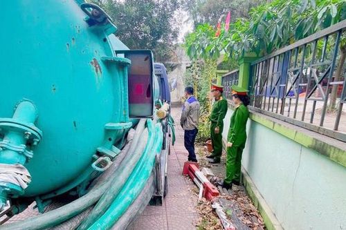 Nhức nhối nạn đổ trộm chất thải
