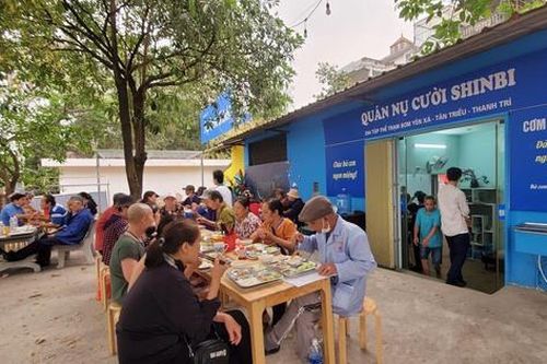 Chuyện về suất cơm 2.000 đồng cho bệnh nhân ung thư thấm đẫm ý nghĩa nhân văn khiến nhiều người rung động