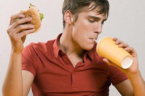 Nếu không muốn bị loãng xương sớm, bạn nên hạn chế tiêu thụ 6 loại thực phẩm quen thuộc này