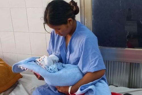 Giúp các sản phụ ở vùng sâu Gia Lai sinh đẻ an toàn
