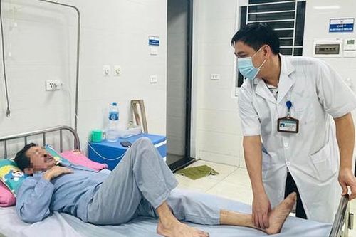 Đau đến tê bì, đi lại càng đau, người đàn ông được chẩn đoán tắc động mạch chi