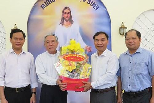 Phú Yên: Thăm các chức sắc tôn giáo nhân dịp Lễ Phục sinh năm 2023