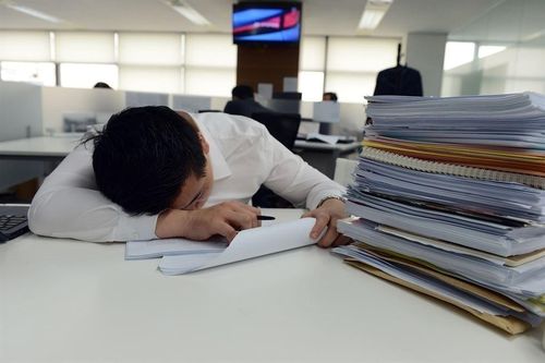 Làm thêm giờ nhưng không có tiền tăng ca