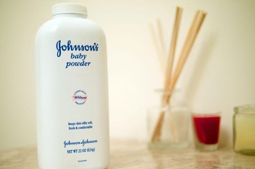 Johnson & Johnson muốn chi gần 9 tỷ USD xử lý vụ phấn rôm gây ung thư