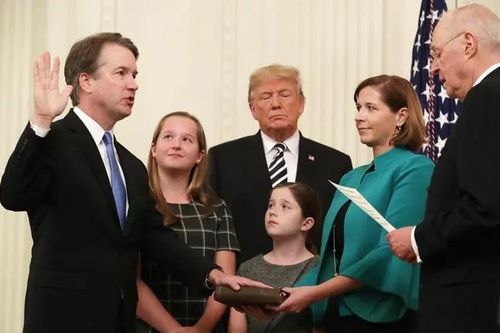 Tình tiết mới về bổ nhiệm thẩm phán tối cao dưới thời ông Trump