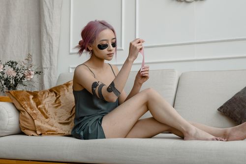 Không thể mong hôm trước bôi kem, hôm sau da đẹp