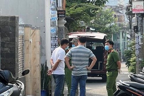 Người đàn ông tử vong trên vỉa hè ở TP.HCM
