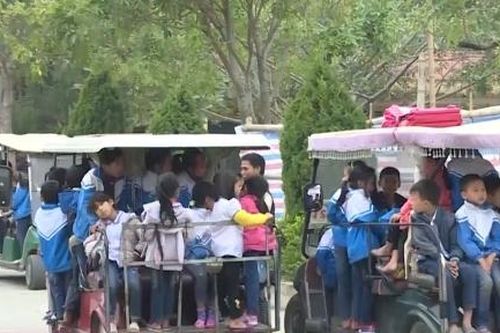 Xử lý nghiêm xe điện 4 bánh tự phát chở học sinh