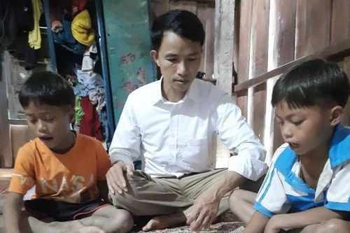 Người thầy miệt mài gieo chữ bên dòng Sê Băng Hiêng