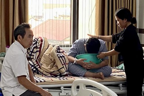 Tạm dừng học 20 học sinh dùng điếu cày 'đánh hội đồng' bạn ở Phú Thọ