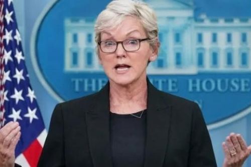Chính quyền Biden thúc đẩy hồi sinh năng lượng bằng các dự án năng lượng sạch