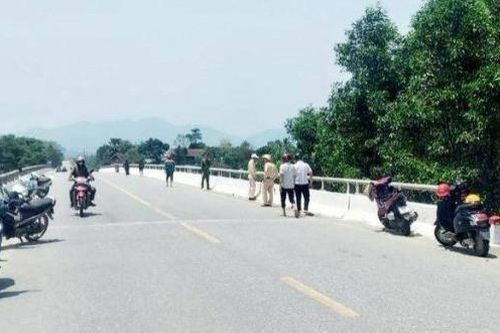 Nữ sinh lớp 6 nhảy cầu để lại thư tuyệt mệnh mong 'cha mẹ nhanh quên nỗi buồn'