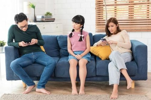 Bắt con học bài nhưng 90% bố mẹ mắc lỗi cơ bản khiến con chống đối