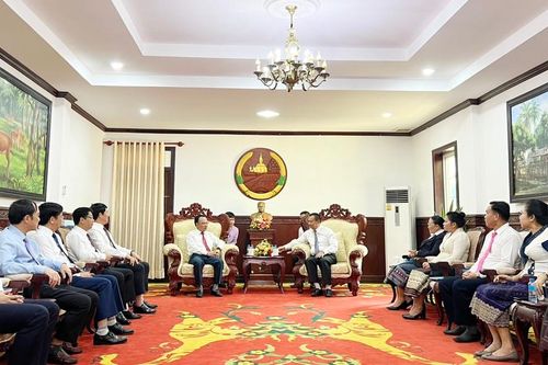 Các đoàn công tác Nghệ An thăm, chúc Tết cổ truyền Bunpimay tại Savannakhet và Xaysomboun (Lào)