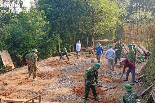 Xã biên giới Nậm Càn (Kỳ Sơn) khẩn trương làm nhà cho hộ nghèo