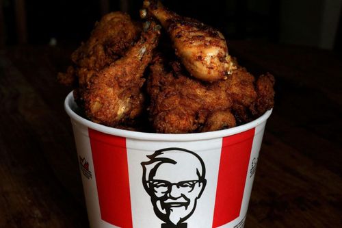 Gà nhỏ bất ngờ trở thành đối tượng săn tìm của KFC và các chuỗi ăn nhanh