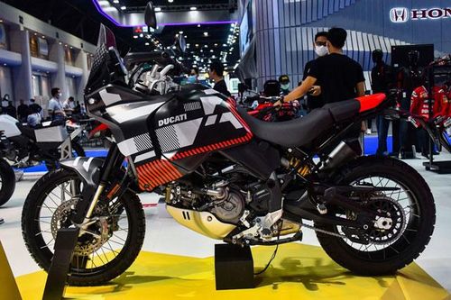 Chi tiết Ducati DesertX 2023 phiên bản màu đặc biệt vừa ra mắt Đông Nam Á