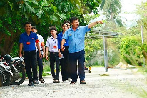 Sinh viên tham gia đảm bảo an ninh trật tự trường học