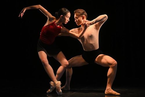 Khi văn hóa truyền thống 'kết duyên' cùng múa đương đại