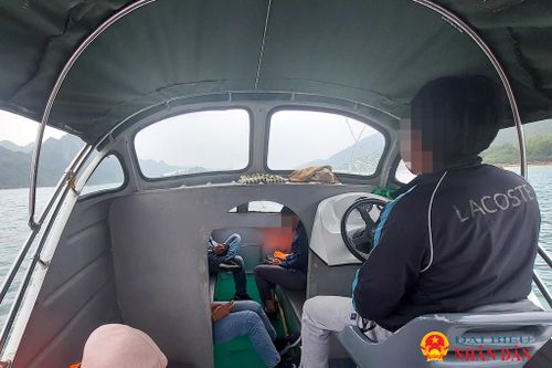 Cơ quan công an vào cuộc rà soát vụ tàu hết đăng kiểm, không biển số chở khách náo động vịnh Bái Tử Long