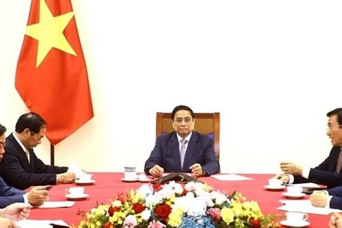 Thủ tướng Phạm Minh Chính điện đàm với Thủ tướng Trung Quốc Lý Cường