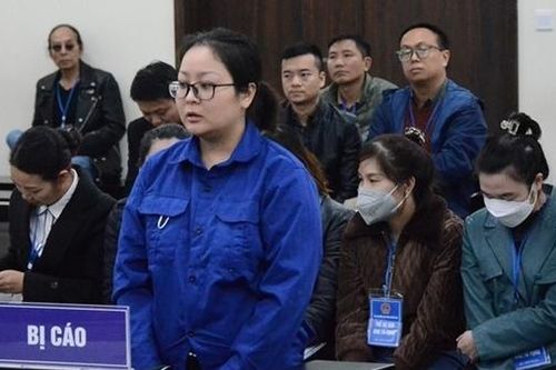 Dùng nhiều giấy tờ giả chiếm đoạt tiền, cựu nhân viên ngân hàng lĩnh 15 năm tù