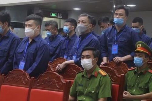 Vụ buôn lậu 200 triệu lít xăng: Rút lại kháng nghị tăng án đối với 15 bị cáo
