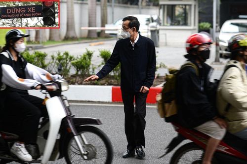 Nút bấm cho người đi bộ bị lãng quên, dân bất chấp nguy hiểm băng qua đường