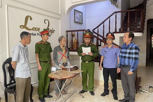 Bắt tạm giam nguyên Phó Giám đốc Sở Tài nguyên và Môi trường tỉnh Hà Nam