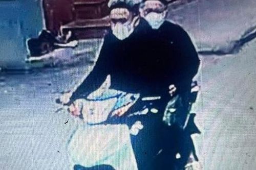 Công khai hình ảnh 2 tên cướp manh động tại khu vực cầu Phùng