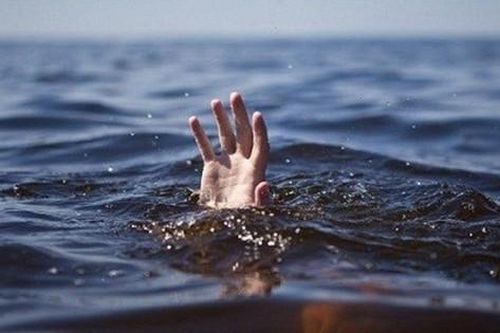 Nữ sinh lớp 6 ở Hà Tĩnh nhảy sông tự tử
