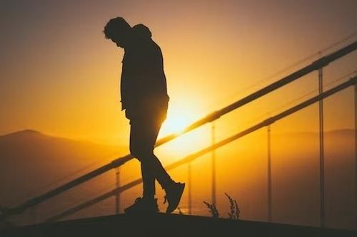 Thì ai cũng phải già đi…