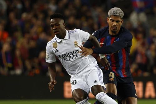 Vinicius mắng cầu thủ Barca 'im mồm'