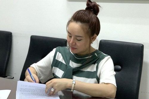 Vì sao bà Phương Hằng bị cáo buộc xúc phạm ca sĩ Vy Oanh