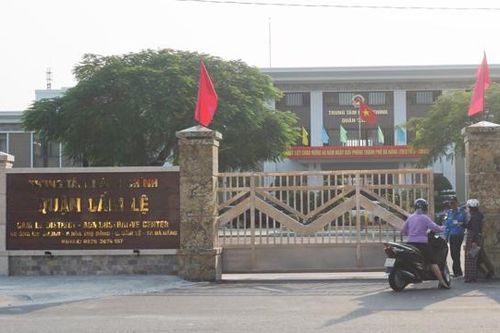 Bắt Chủ tịch quận Cẩm Lệ để điều tra hành vi nhận hối lộ
