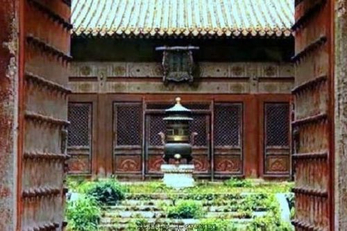 Cung điện bí mật nào có tới 3 lớp chìa khóa trong Tử Cấm Thành?