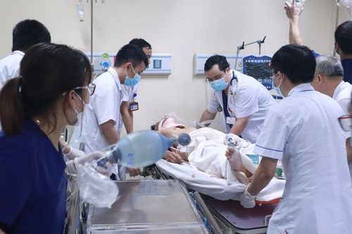 Tập trung mọi nguồn lực cứu chữa nạn nhân vụ tai nạn tại Hà Nội