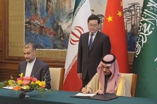 Trung Quốc lại 'gieo duyên' cho Iran-Saudi Arabia: Các Ngoại trưởng gặp nhau sau 7 năm, ký tuyên bố chung lặp lại hòa bình